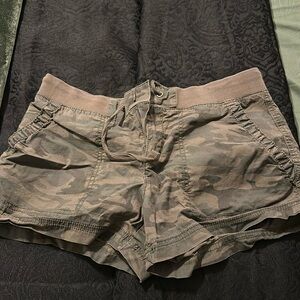 Camo shorts size 4